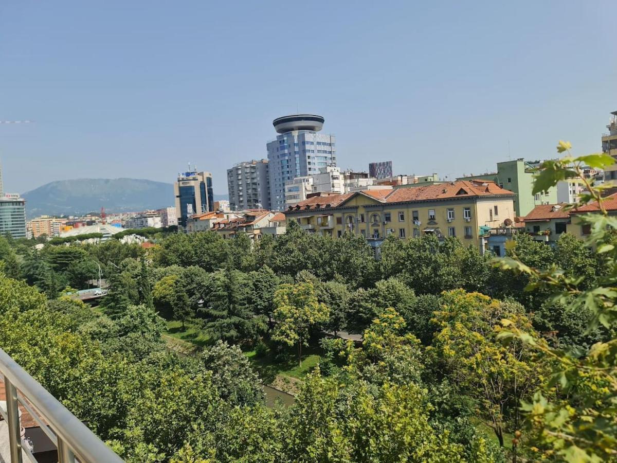 Penthahouse Shallvare Tirana Bagian luar foto